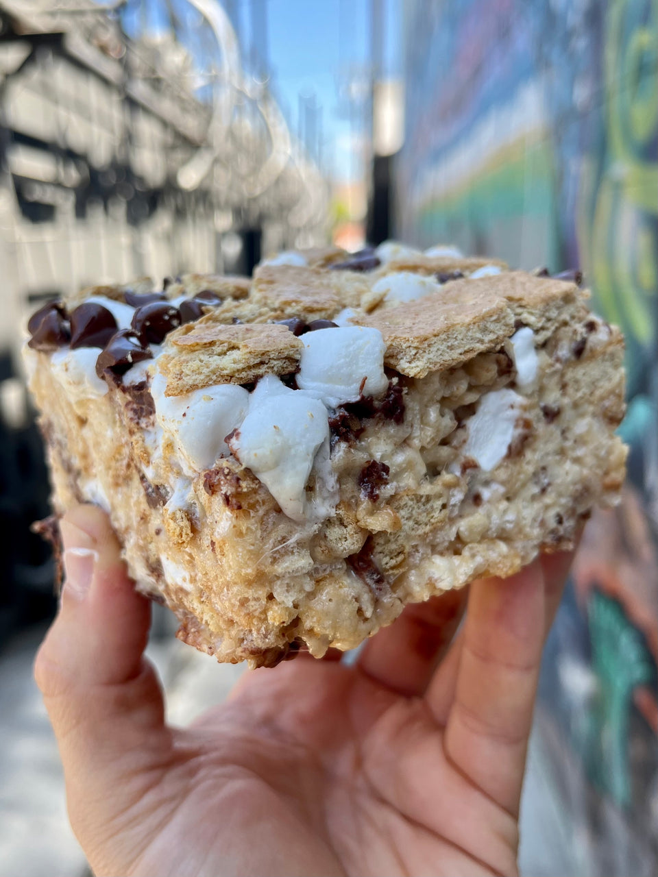 the GAY AF rice krispie treat - gimme s'more