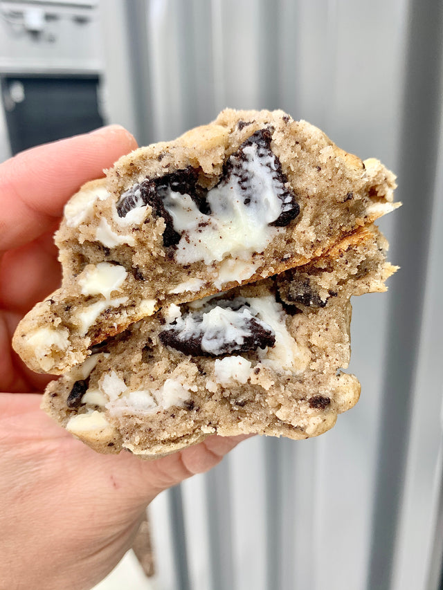 cookies n cream oreo stuffed cookie